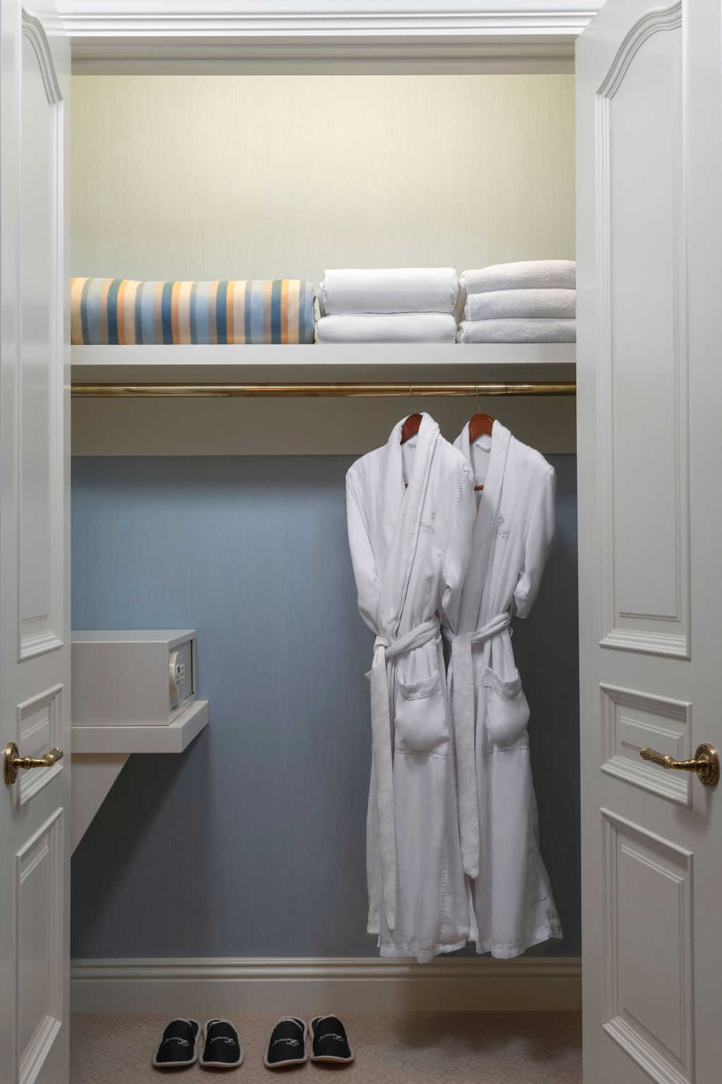Signature Villa closet