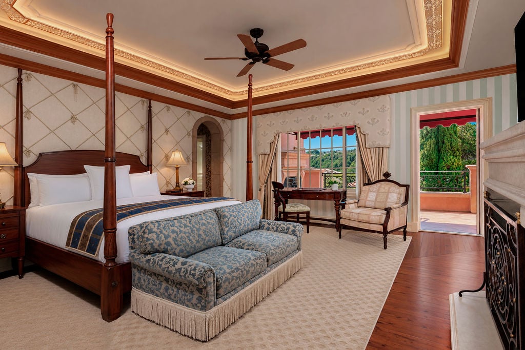 Villa Loggia bedroom